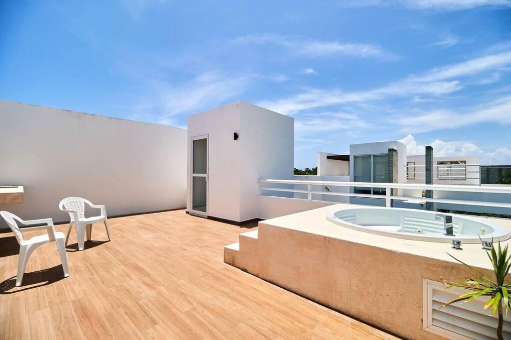 Apartment Serene Private Rooftop Jacuzzi Penthouse 2 Pools 5 Min To + Gym