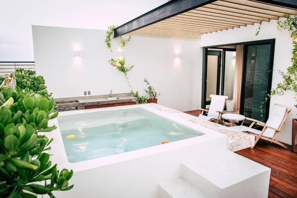 Romantic Roof Penthouse! Bbq And Priv. Pool *