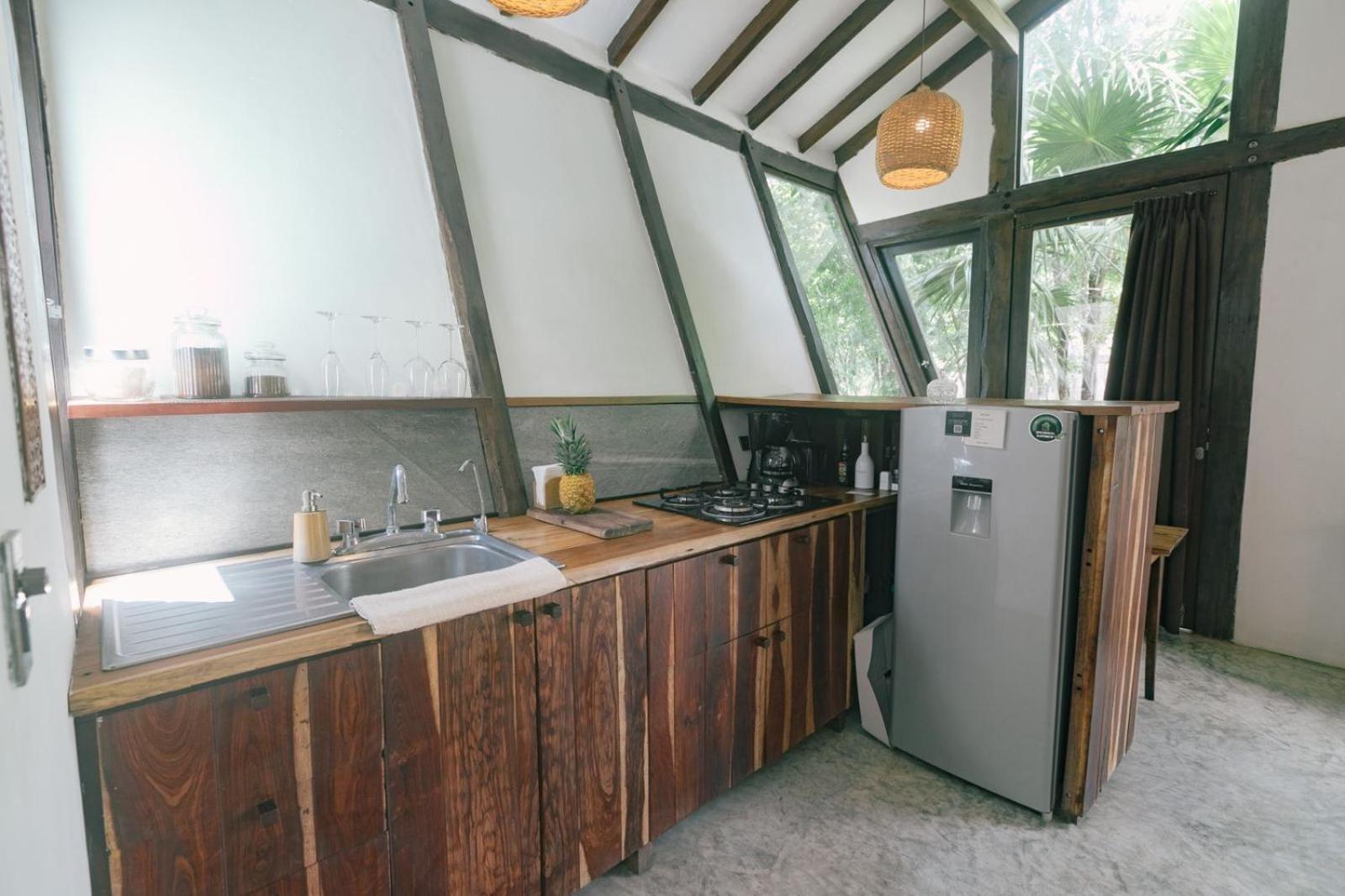 Nahouse Jungle Lodge *