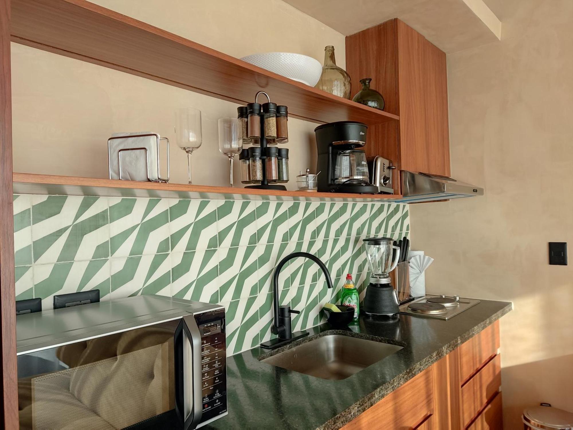 New Modern 1bdr - Access Apartment