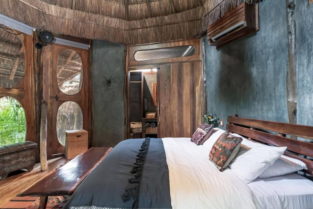 Сasa de vacaciones Stunning Jungle Treehouse With Lakefront & Beachside