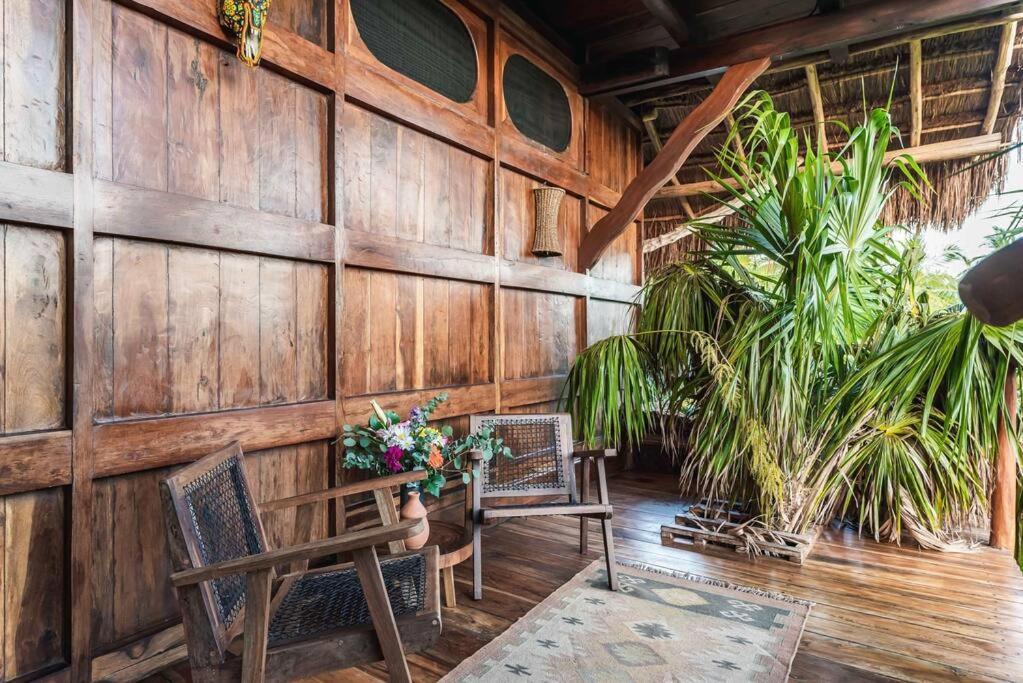 Stunning Jungle Treehouse With Lakefront & Beachside Сasa de vacaciones *