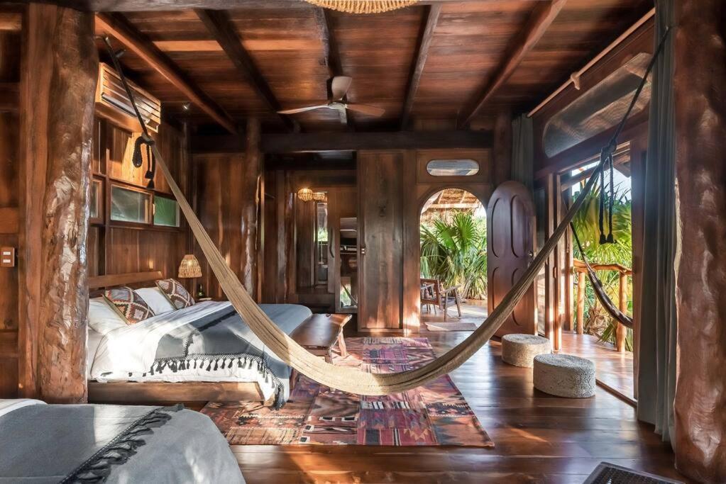 Stunning Jungle Treehouse With Lakefront & Beachside Сasa de vacaciones *
