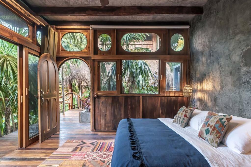 Stunning Jungle Treehouse With Lakefront & Beachside * Tulum