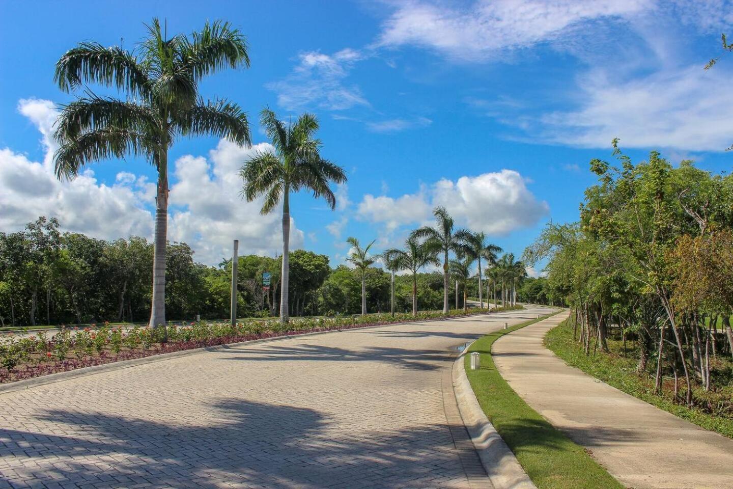 Apartment Departamento 6, Country Home, Con Muelle De Pesca, Club De Playa, Alberca, Cenote Y Campo De Golf, Contrata Day Pass Bahia Principe Tulum