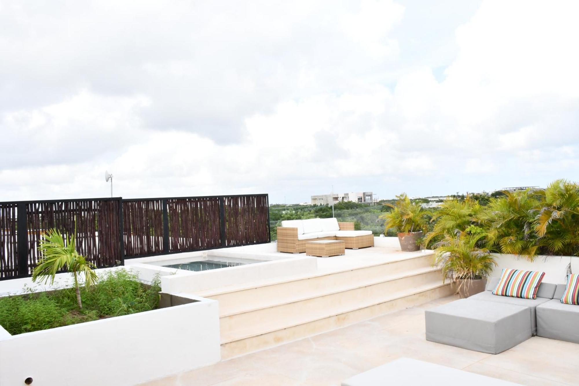 Manor By The Spot Apartment *