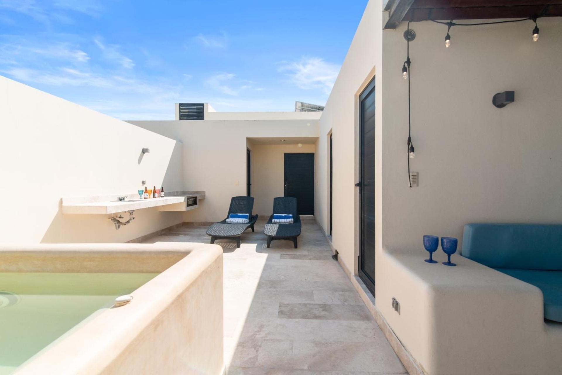 Luxurious Penthouse With Jungle View & Private Pool Apartment *