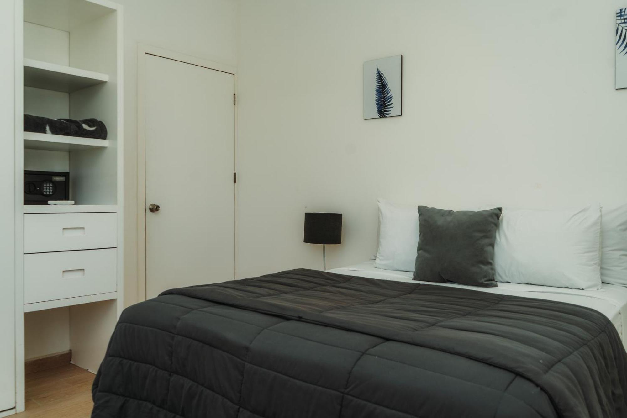 Che & Bar Adults Only