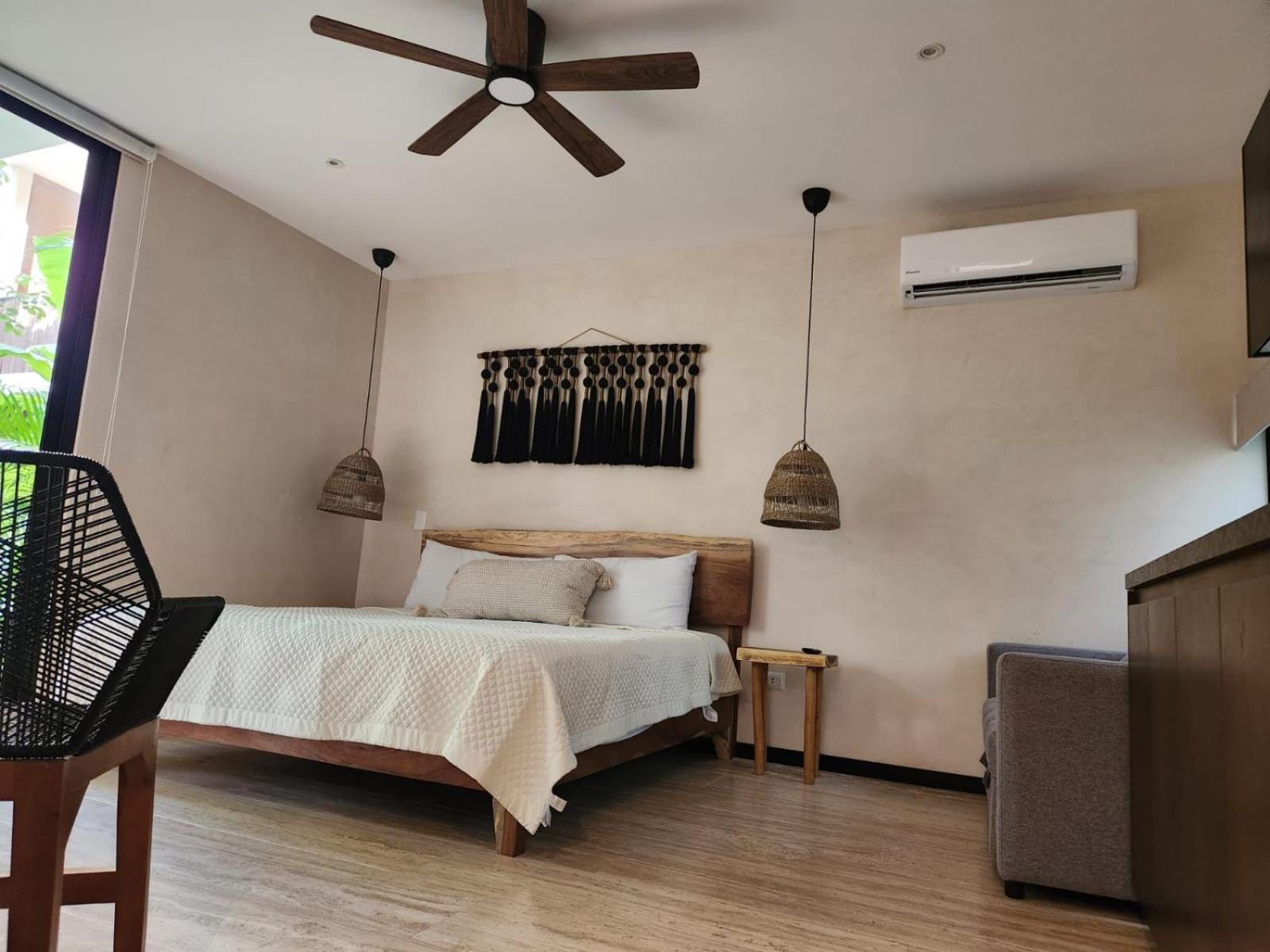 New Deluxe Ophelia Community Living *