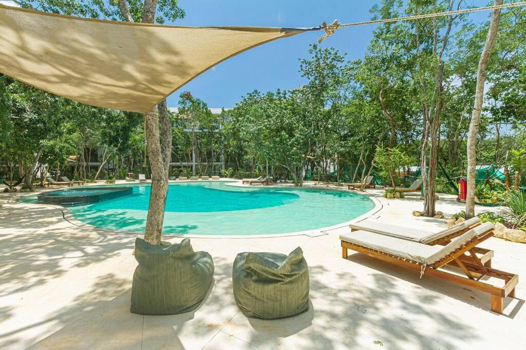 Amazing Pool In Yaaxlum 201 Apartment