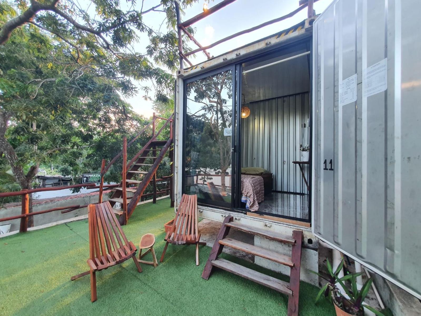 Eco Capsule hotel *
