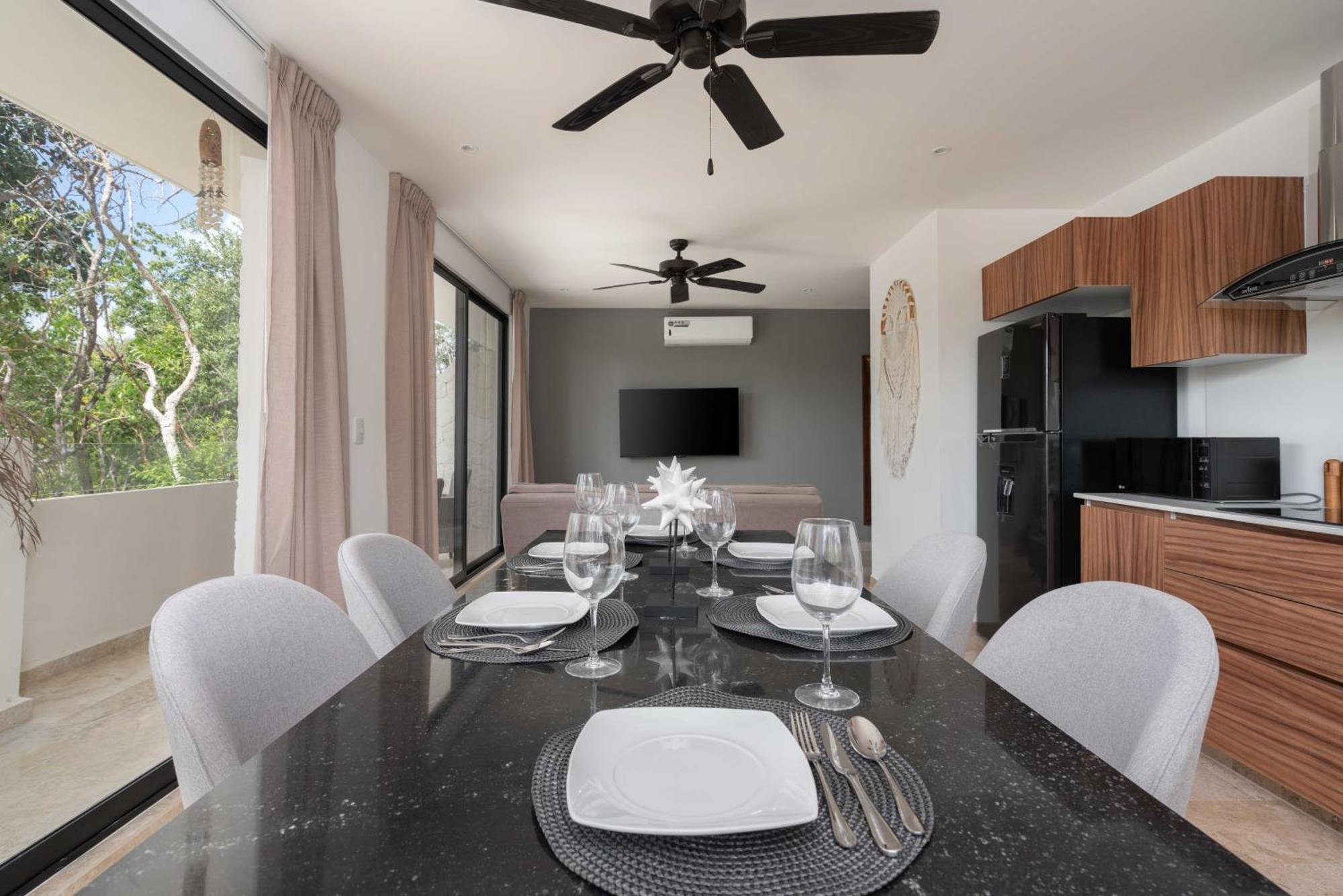 2bd With Rooftop Pool Near *