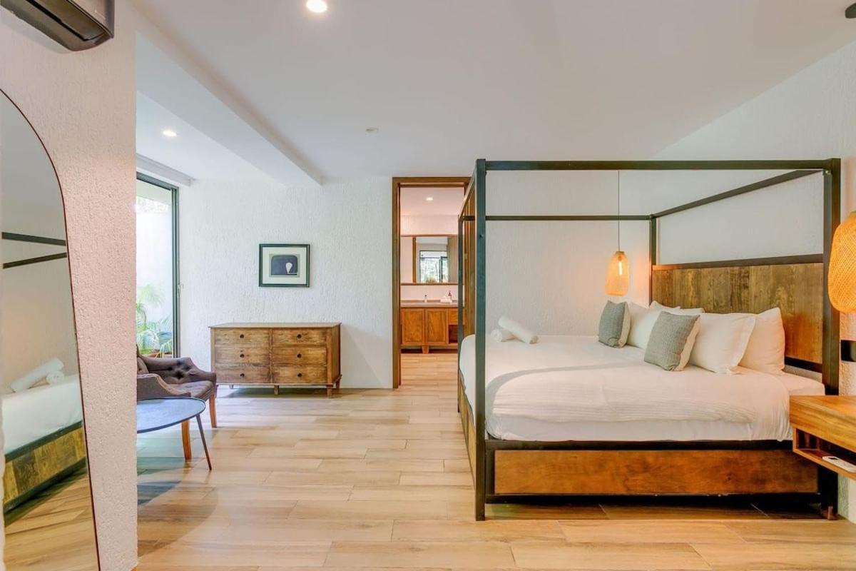 Luxurious Oasis Jacuzzi With Art Gallery And Pool Tulum