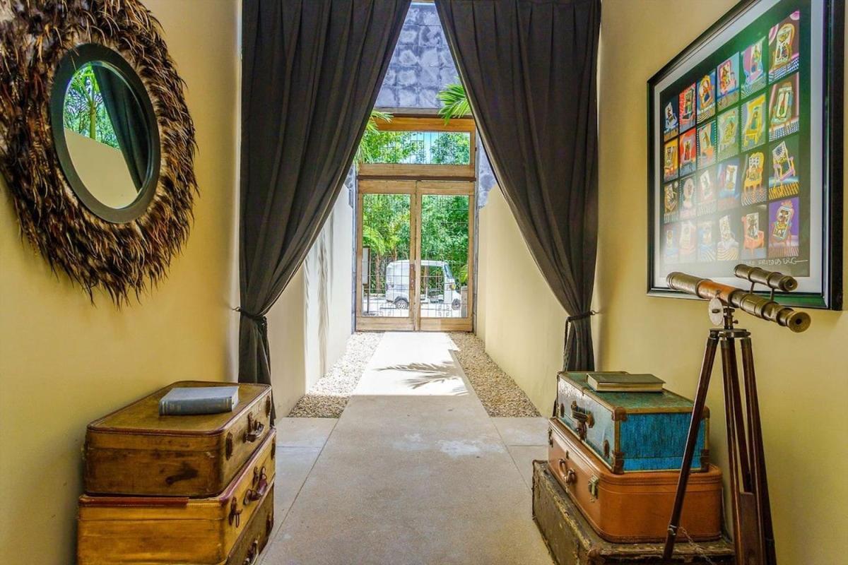 Apartamento Luxurious Oasis Jacuzzi With Art Gallery And Pool
