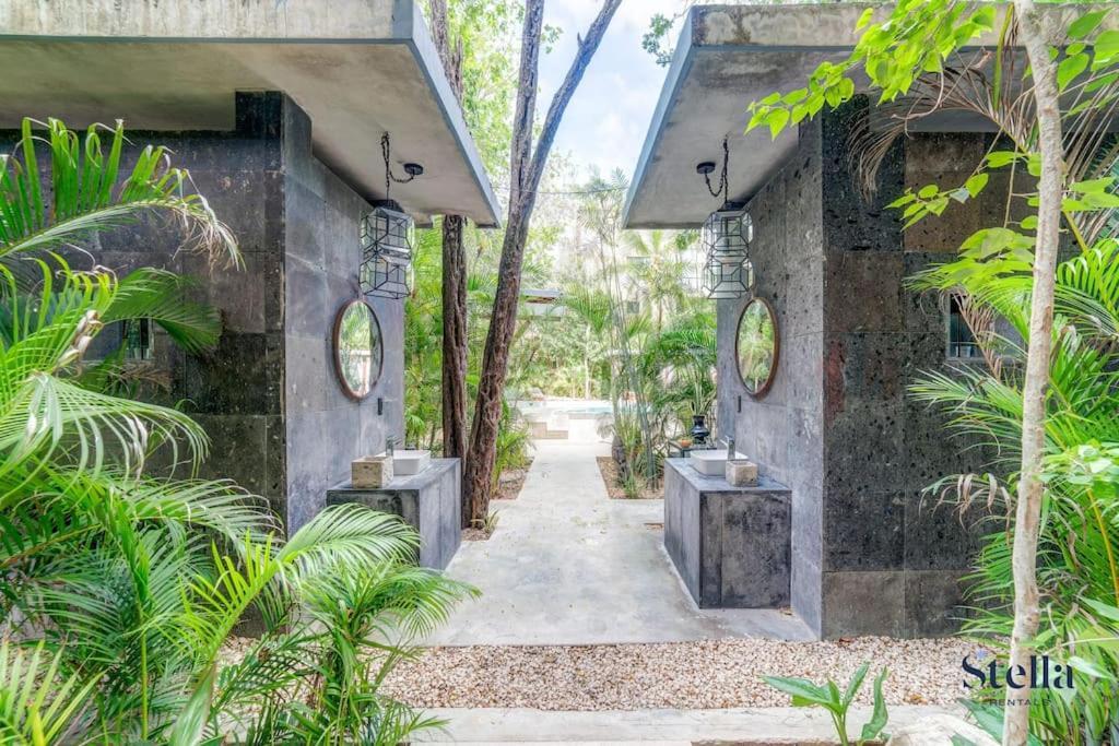 Luxurious Oasis Jacuzzi With Art Gallery And Pool Tulum