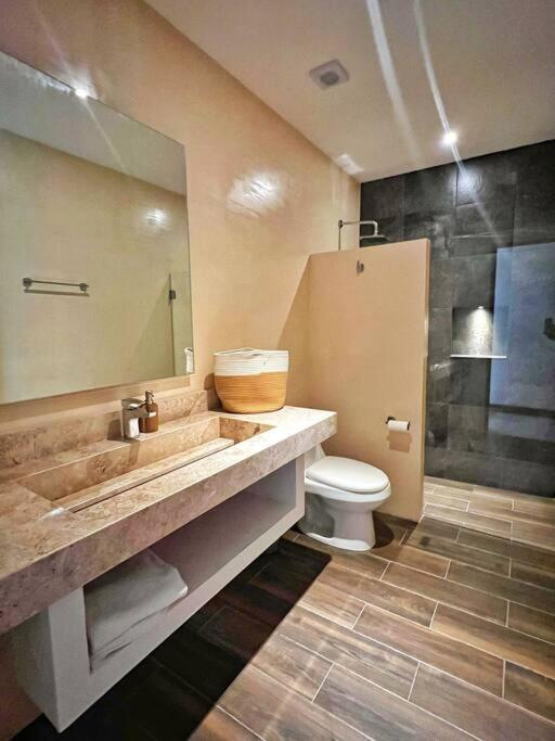Penthouse Ph6 *