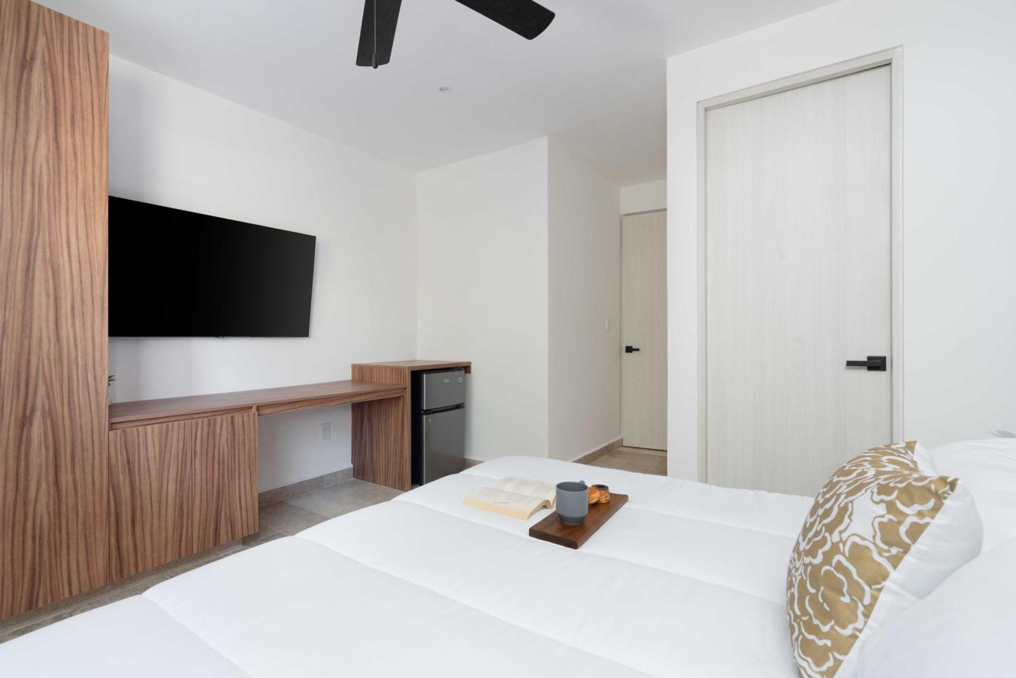 2 Bd With Private Plunge Pool And Terrace Holiday home *