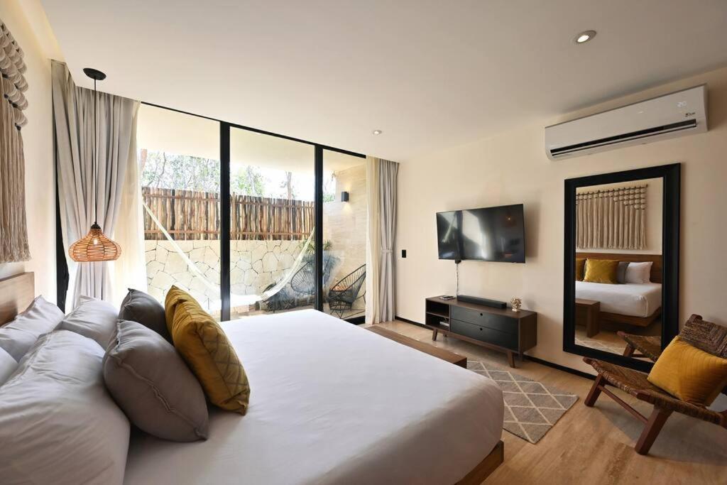 Hyde 104 Enjoy Private Plunge Pool+2 Free Bike+gym+roof *
