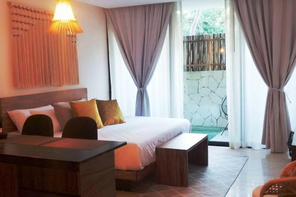 Hyde 104 Enjoy Private Plunge Pool+2 Free Bike+gym+roof *