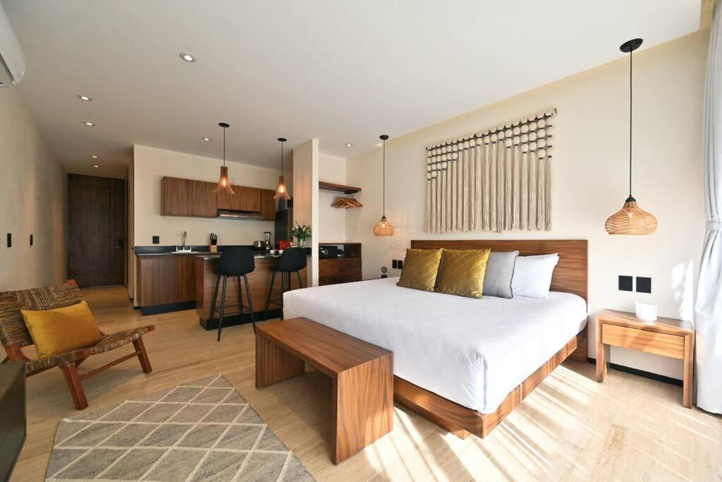 Hyde 104 Enjoy Private Plunge Pool+2 Free Bike+gym+roof *