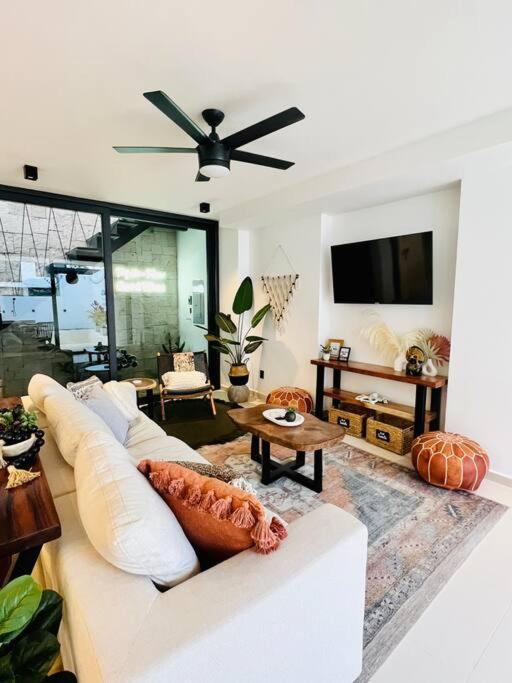 Blanca Incredible 2br Private Pool Apartment