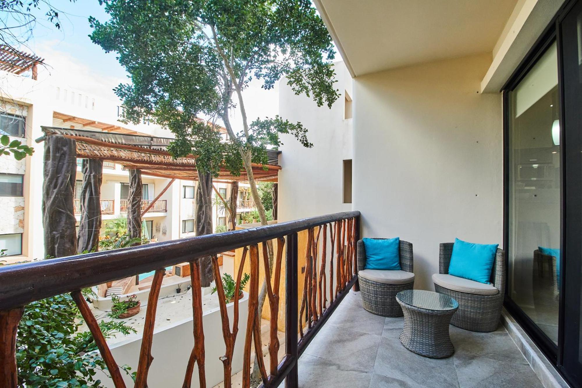 Dorian Gray - Pool & Beach Club Access & 300mbps Wifi