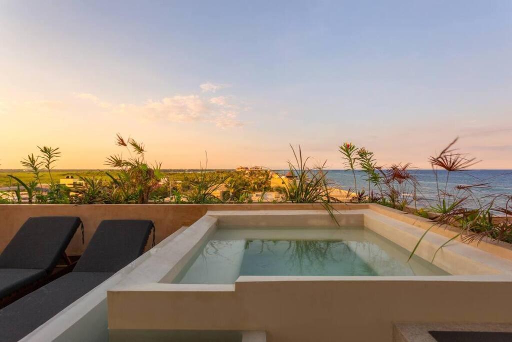 Luxury Beachfront Penthouse With Private Pool Apartment *