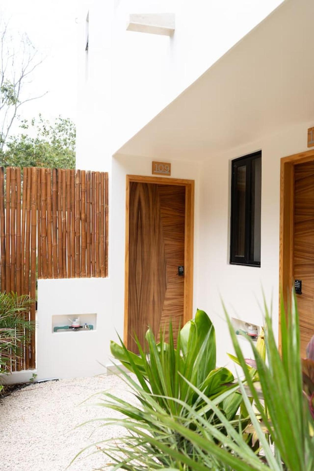Apartment Boho Swim-up With Priv Pool, Terrace , Gym And Bar