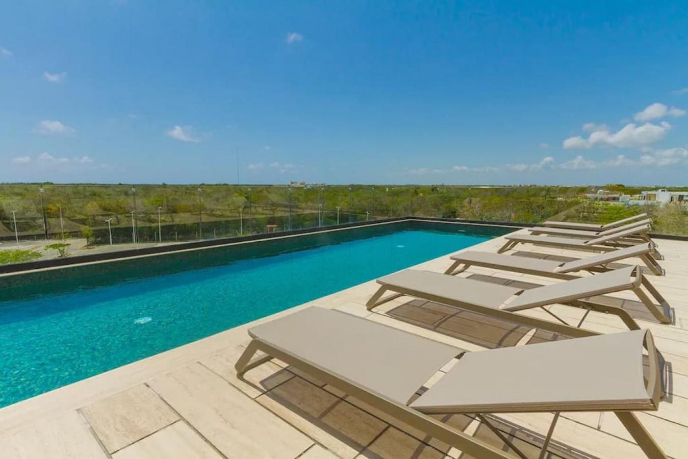 Luxurious Studio Ph With Exclusive Pool Downtown Apartment *