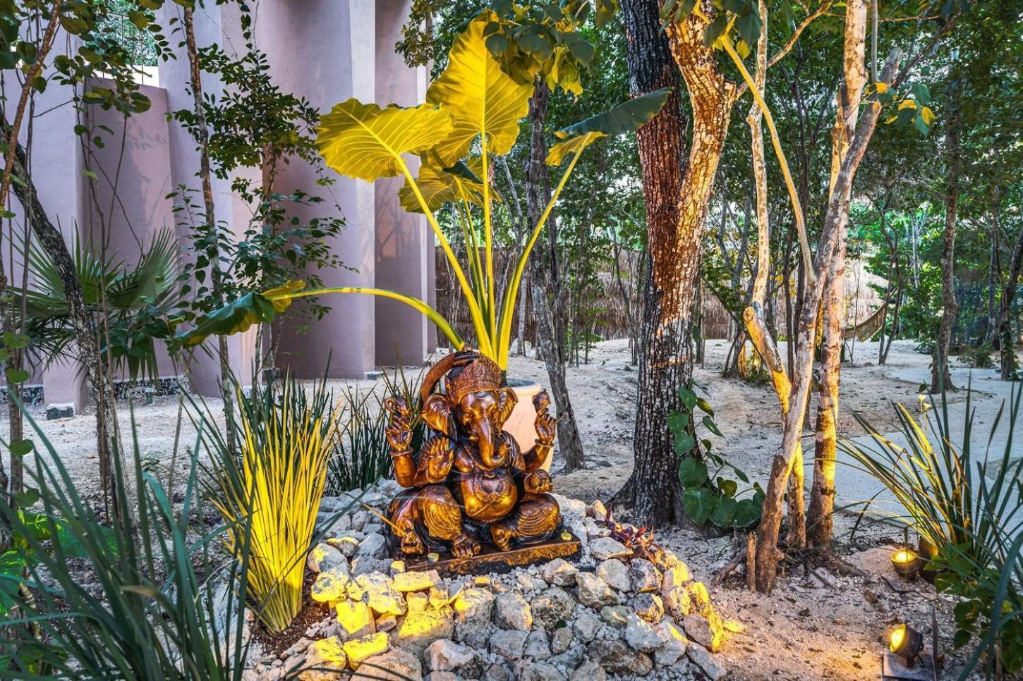 Fast Wi-fi 1br In With Pool, Restaurant, Gym Apartment *