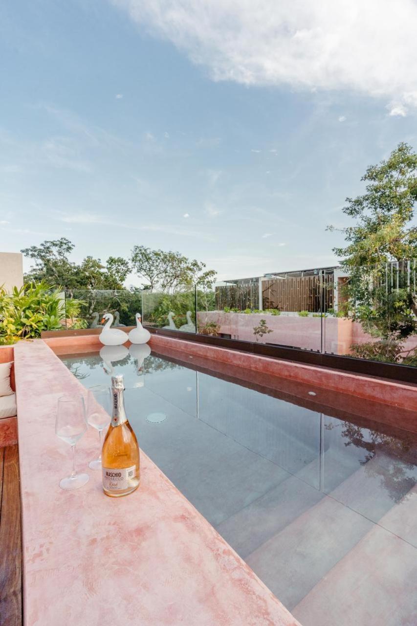Primrose Jungle Paradise Villa, 3brd, Island Shower, 2 Private Pools, Gourmet Dining & 24hr Security Pousada *
