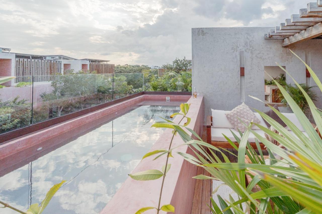 Primrose Jungle Paradise Villa, 3brd, Island Shower, 2 Private Pools, Gourmet Dining & 24hr Security Pousada *
