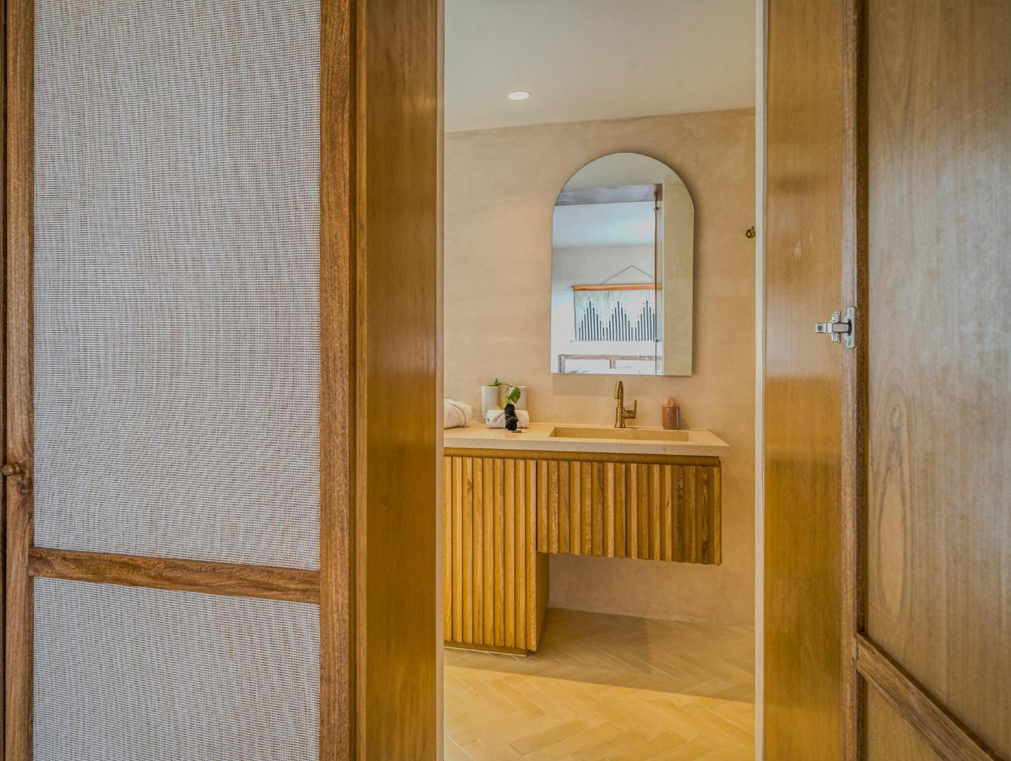 Heavenly 3br Ph W Private Pool, Gym, Yoga Class Apartment