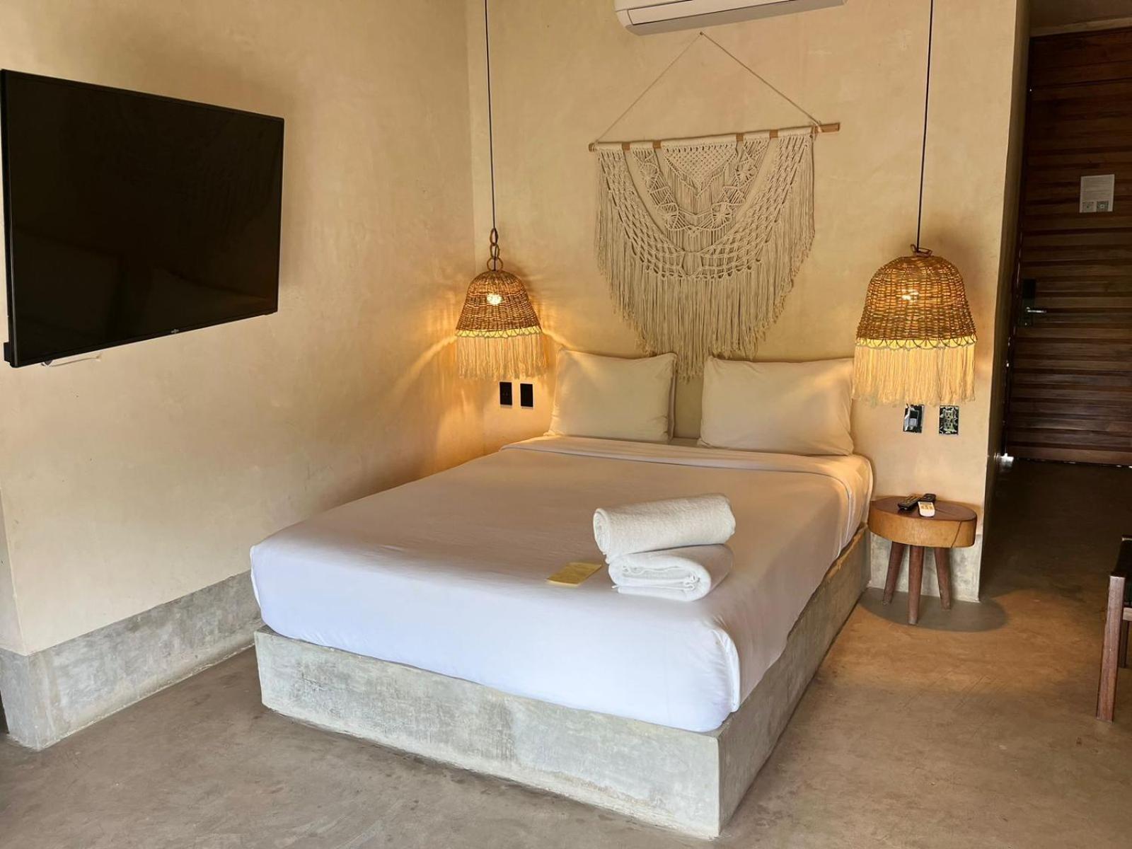 Nuee Hotel & Beach Club