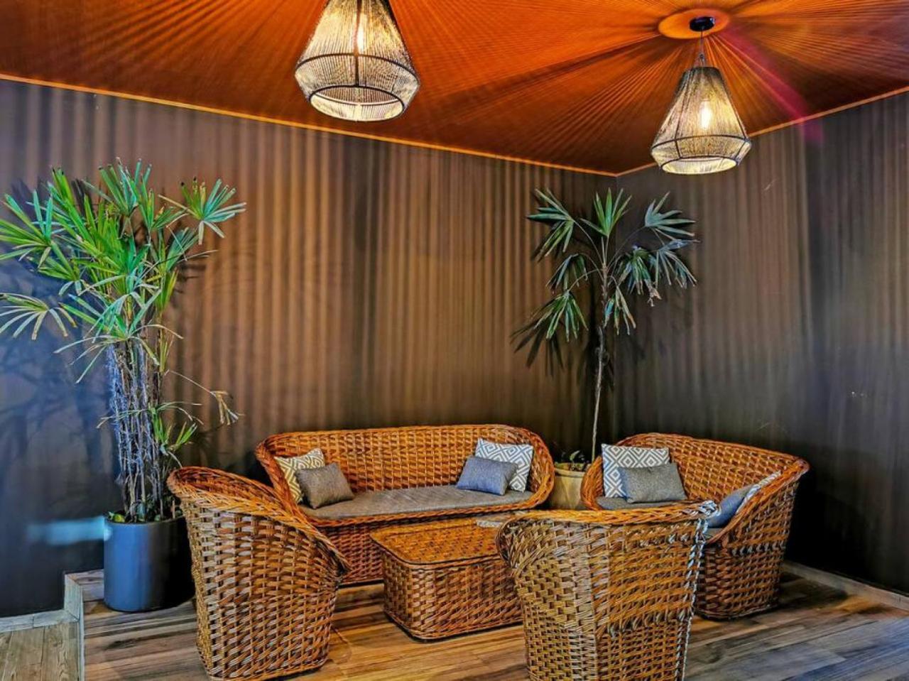 Modern Downtown With Rooftop, Pool, Gym And Parking Apartment