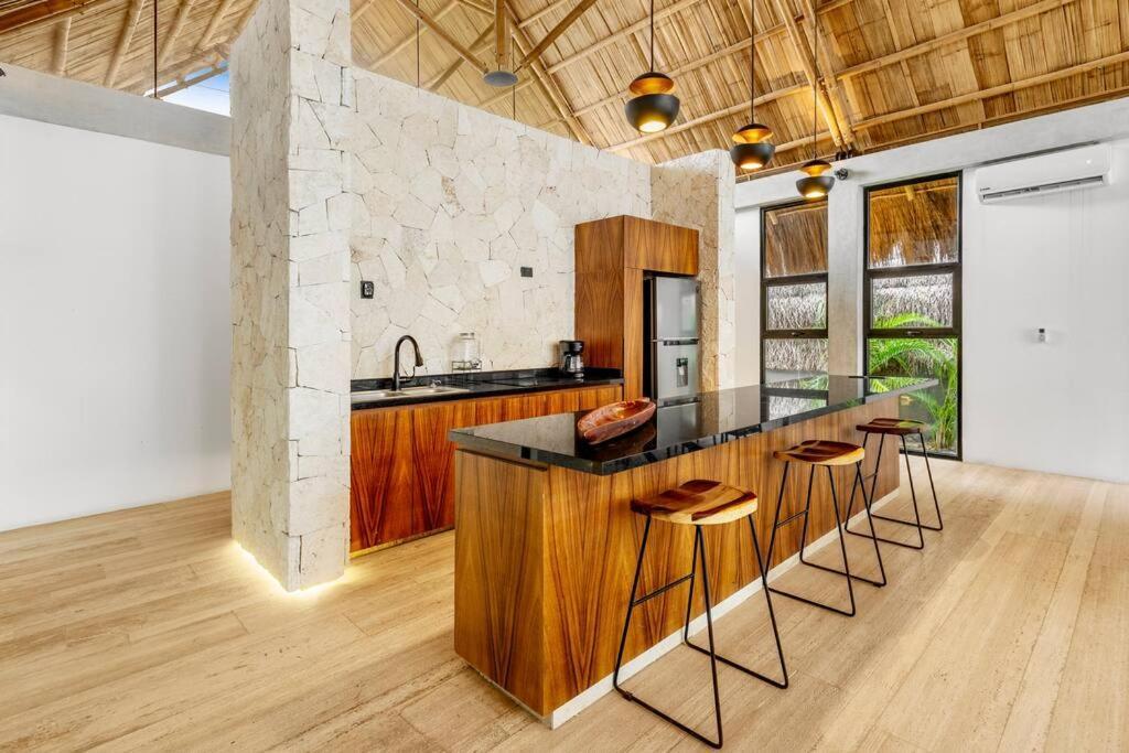 Lux Only 5 Min To Beach! *