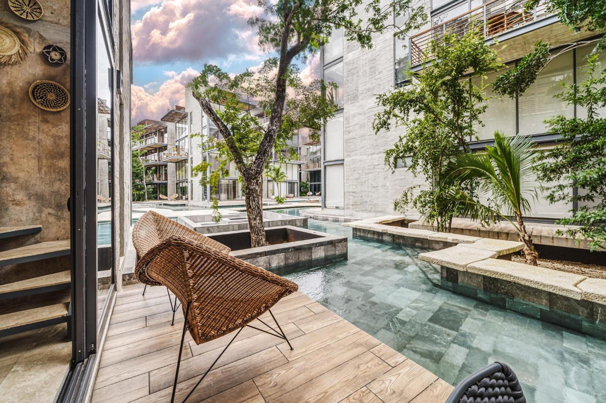 Unique 1br Swim Up Cenote, And Gym