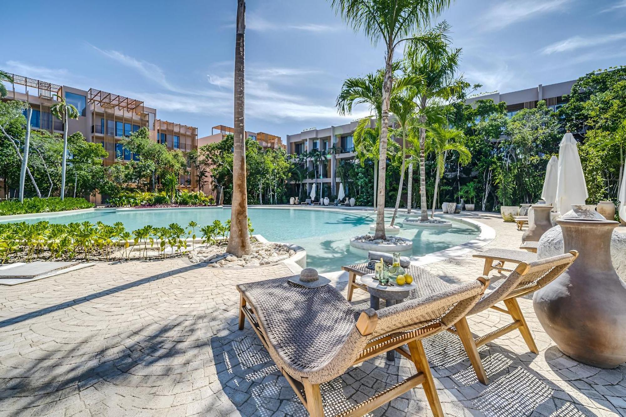 Heavenly 3br Ph W Private Pool, Gym, Yoga Class Apartment
