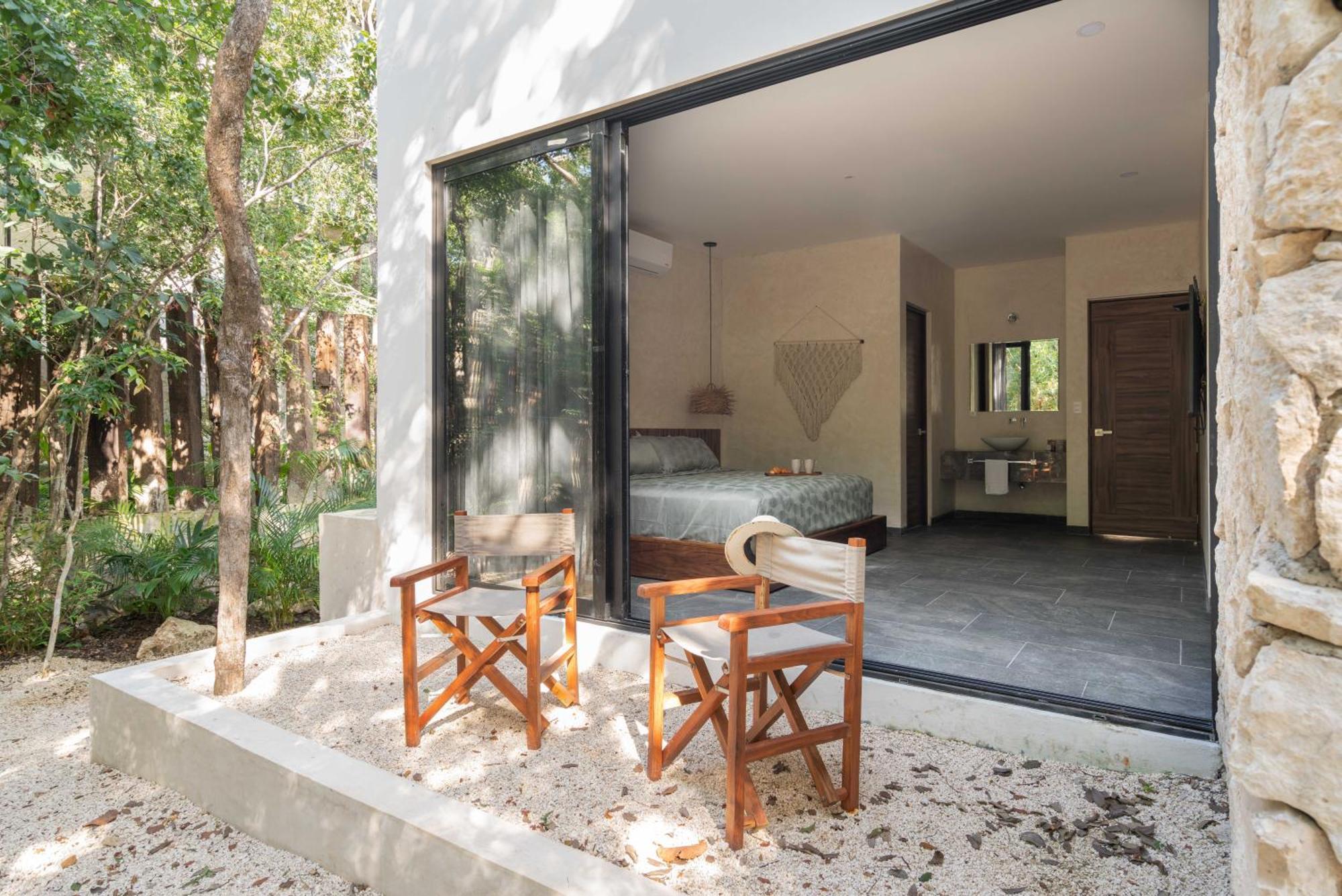 Twelve O'clock - Luxury Villa