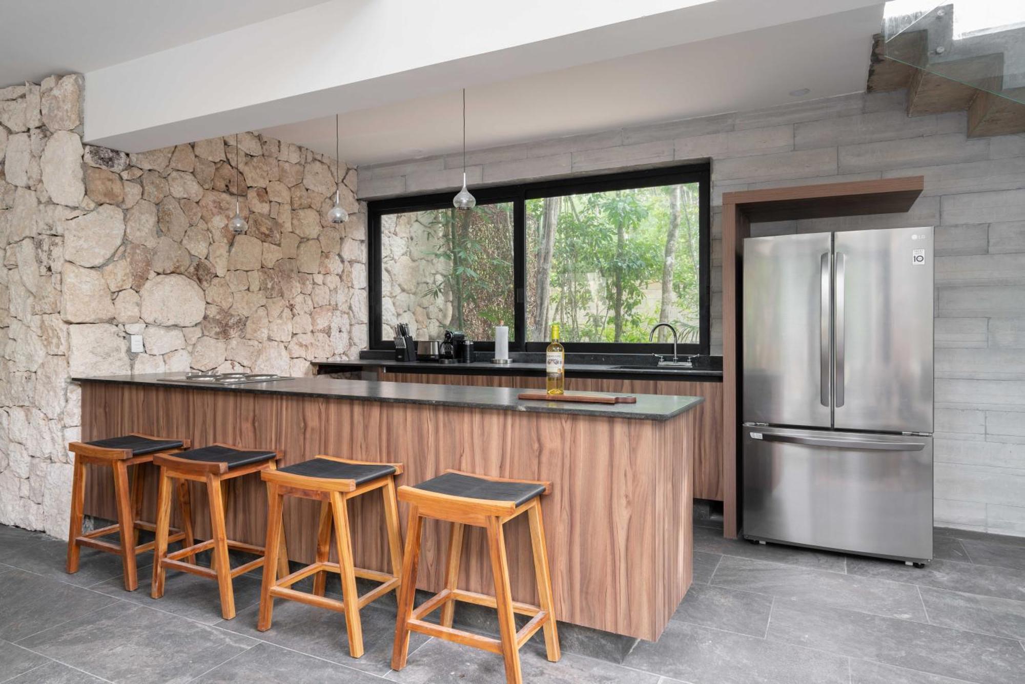 Twelve O'clock - Luxury Villa