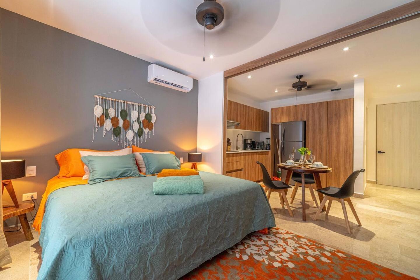 King With Private Balcony, Rooftop Pool, Gym