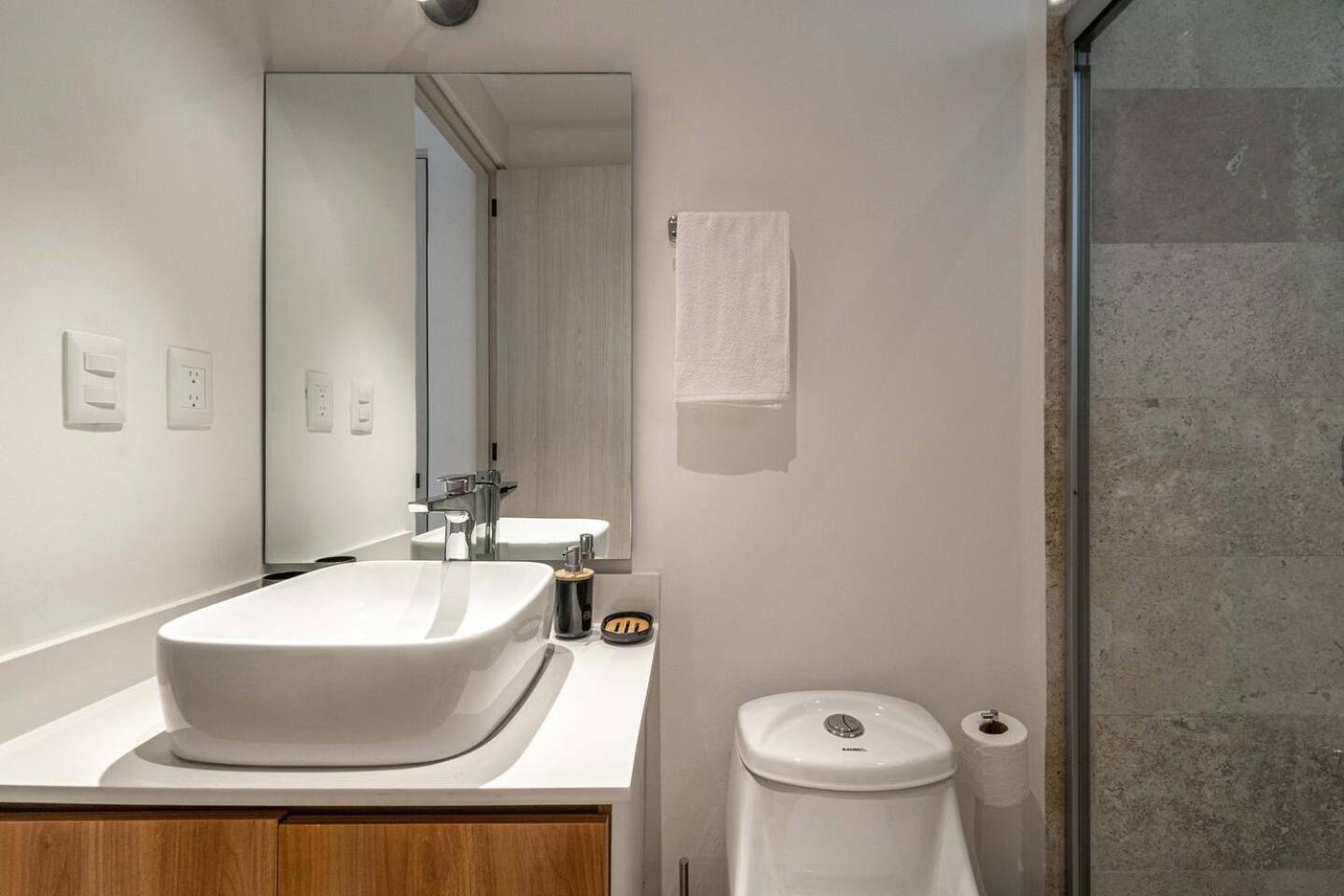 Holiday home King With Balcony, Gym And Rooftop Pool