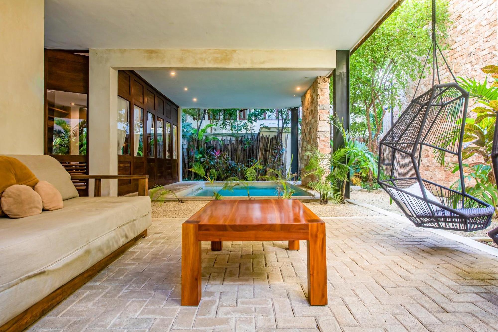 Apartment Tanah Manor