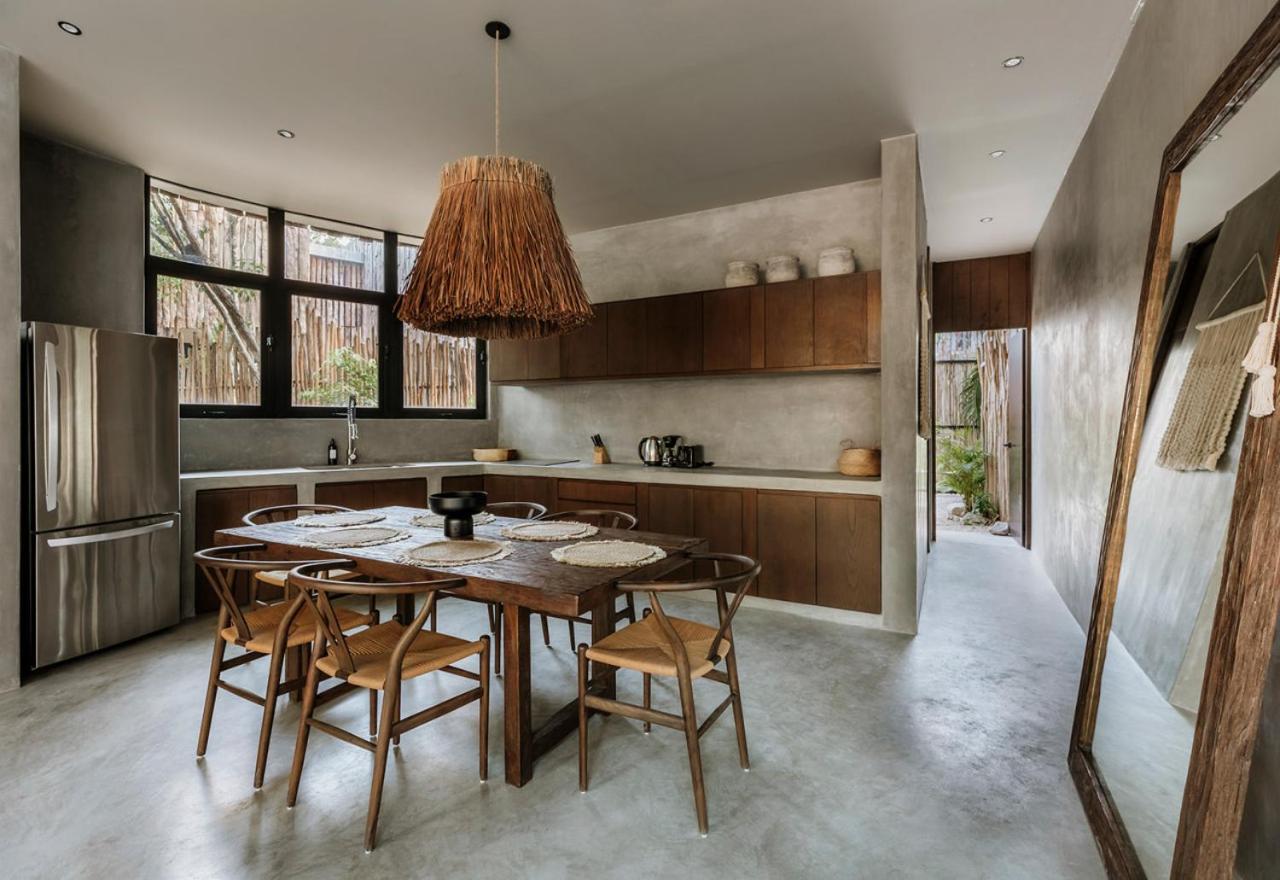 Casa Solara Sleeps 12 Beach Club Holiday home