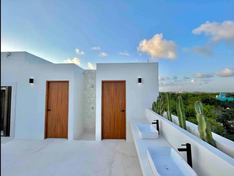 3ppl At Great Price & Location In Apartment