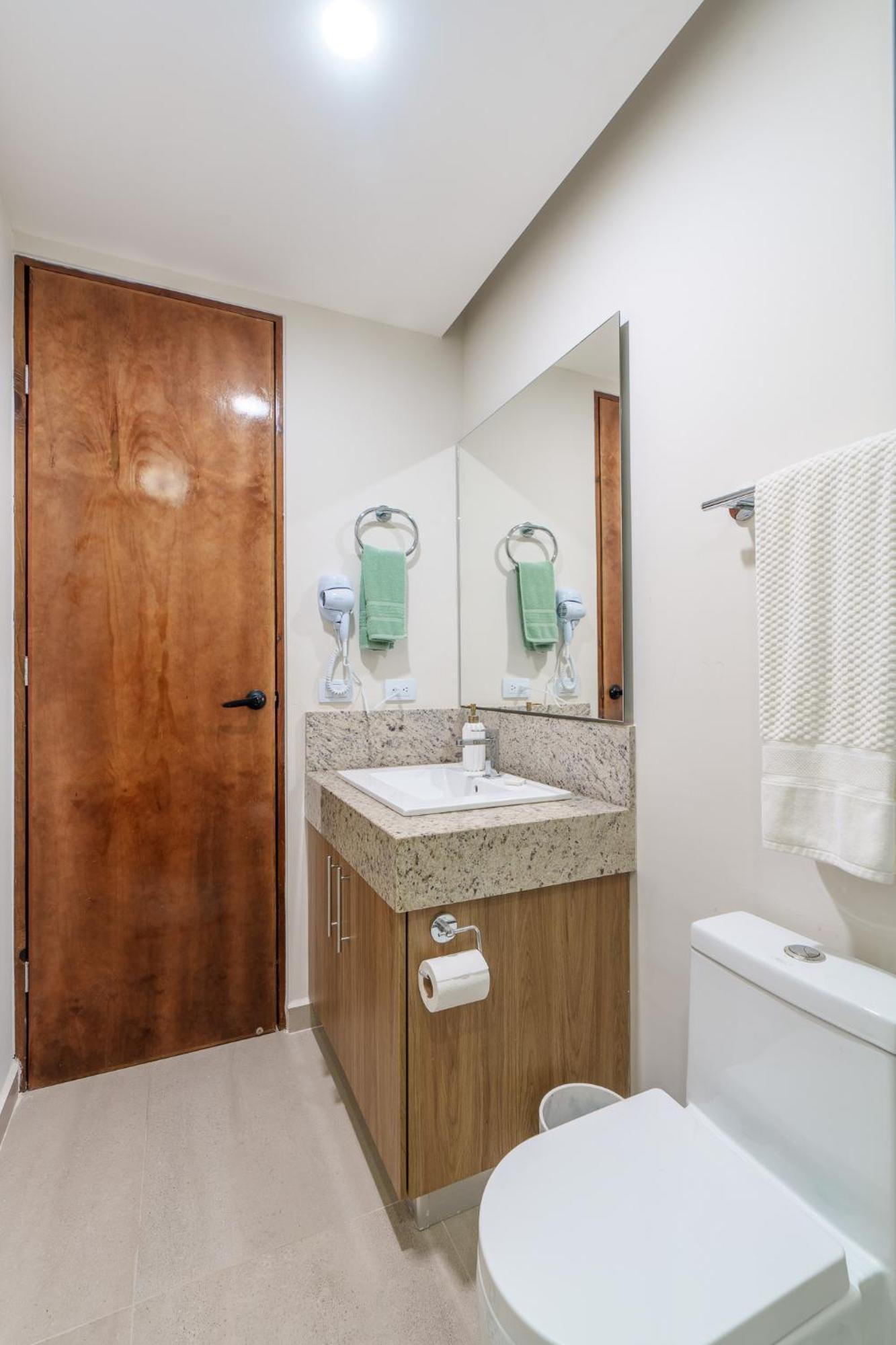 Downtown Penthouse With Private Pool, Rooftop Pool And Gym, Short Distance From Beaches, Restaurants & Nightlife Apartment