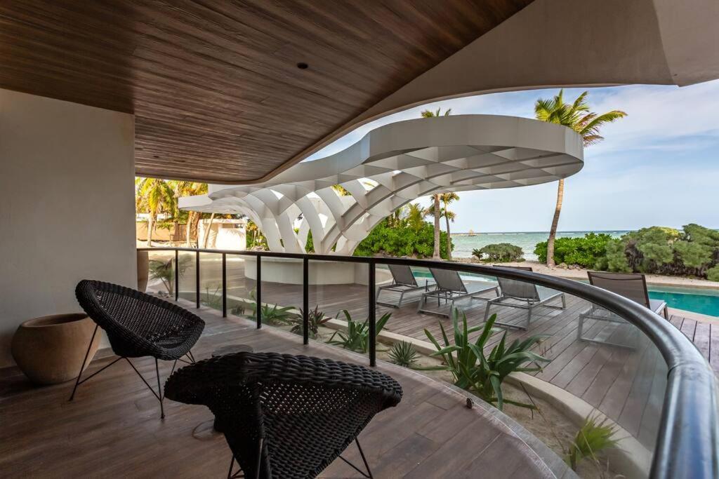 Luxury Beachfront Getaway Tankah Bay