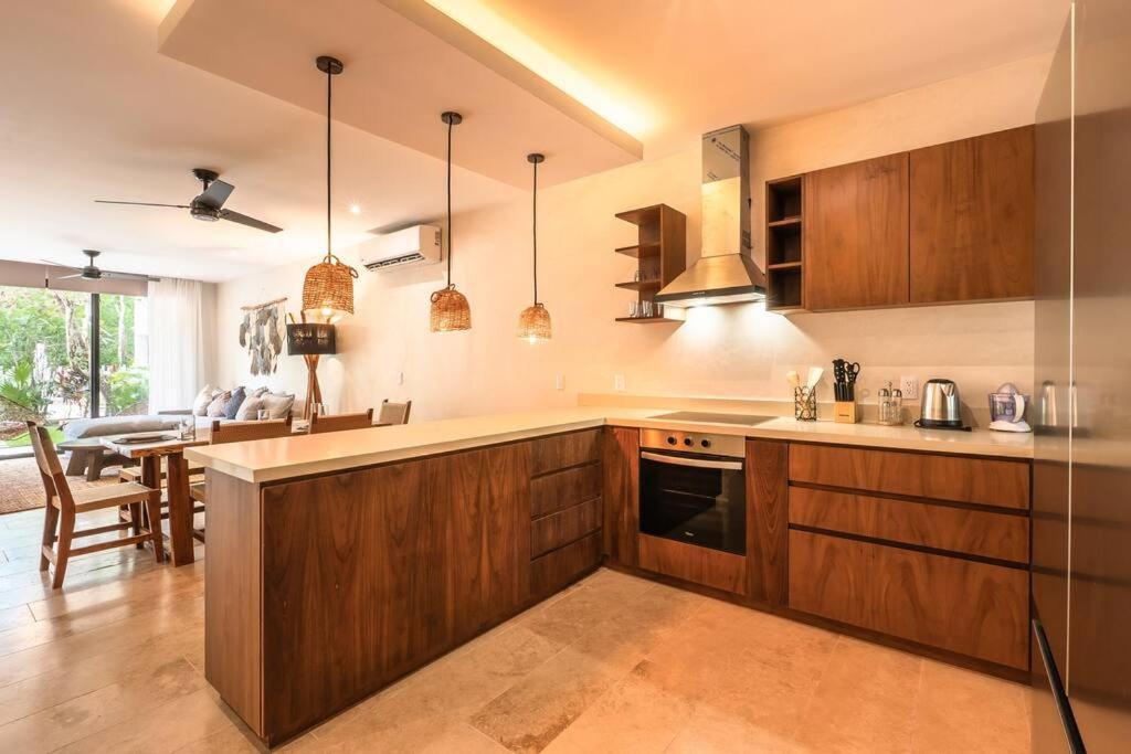 New 2 Bedroom 2 Badrooms Pool Front Concierge