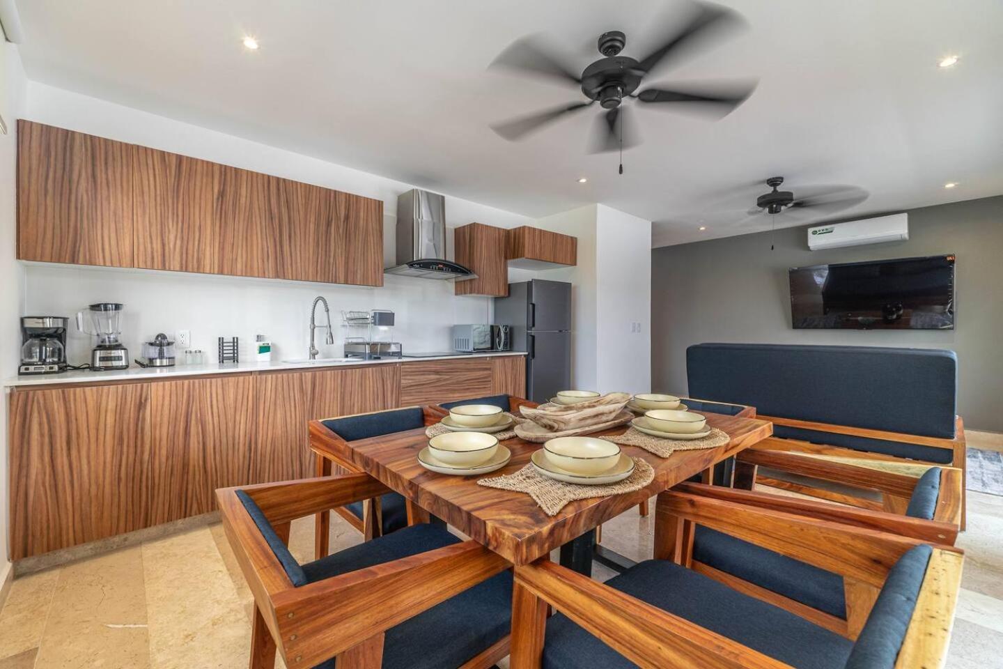 Holiday home 2 Bd With Private Balcony, Rooftop Pool, Gym Tulum