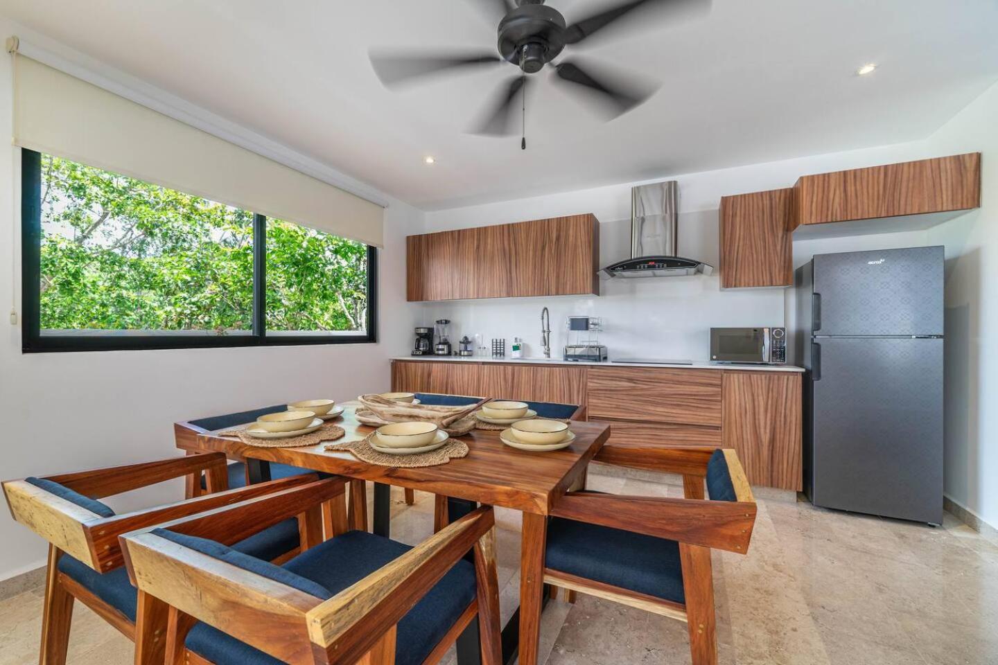 2 Bd With Private Balcony, Rooftop Pool, Gym